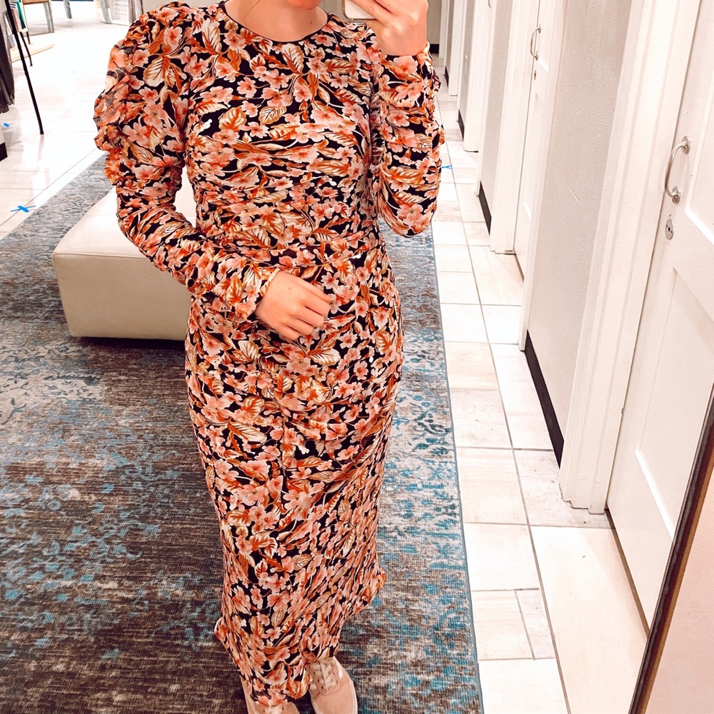 Zara Floral Ruched Midi Dress - Picture 3 of 6